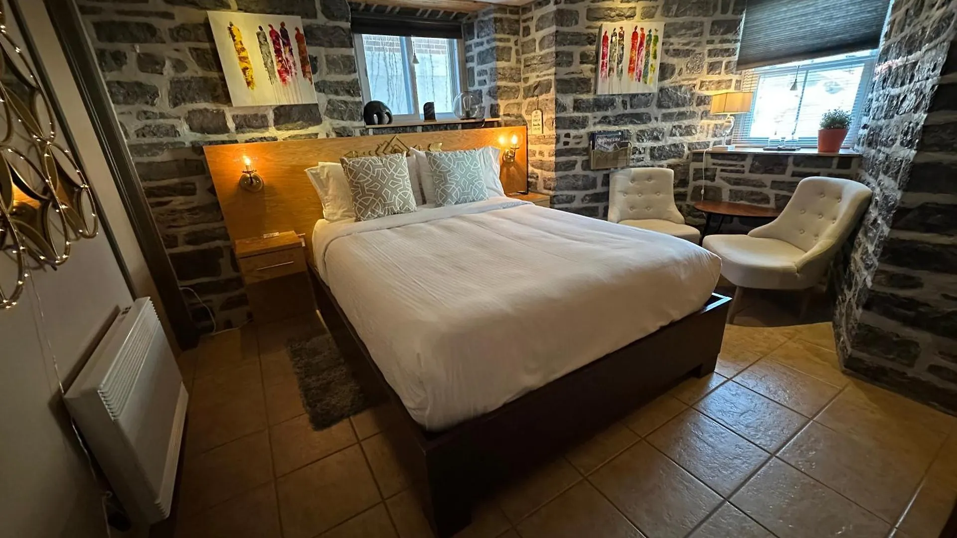 Auberge Aux Deux Lions Quebec City Canada