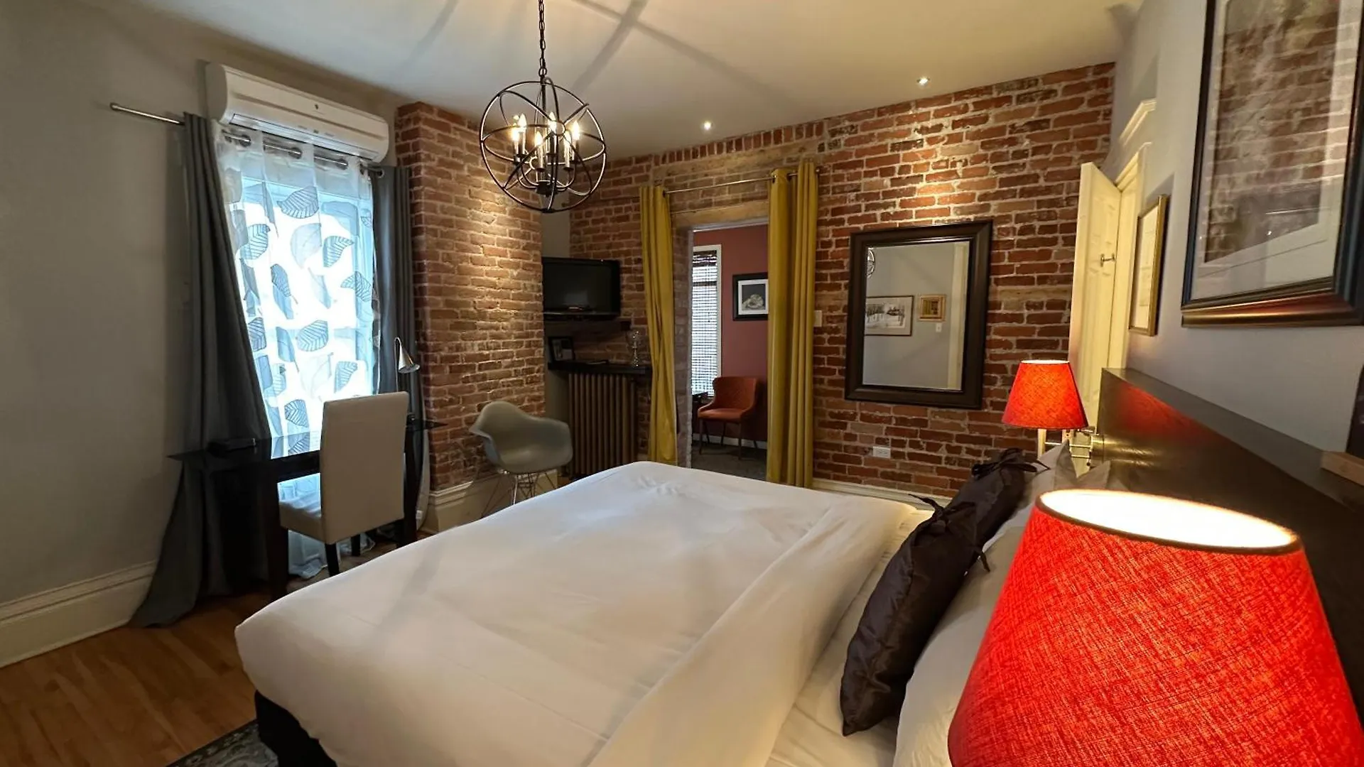 Inn Auberge Aux Deux Lions Quebec City