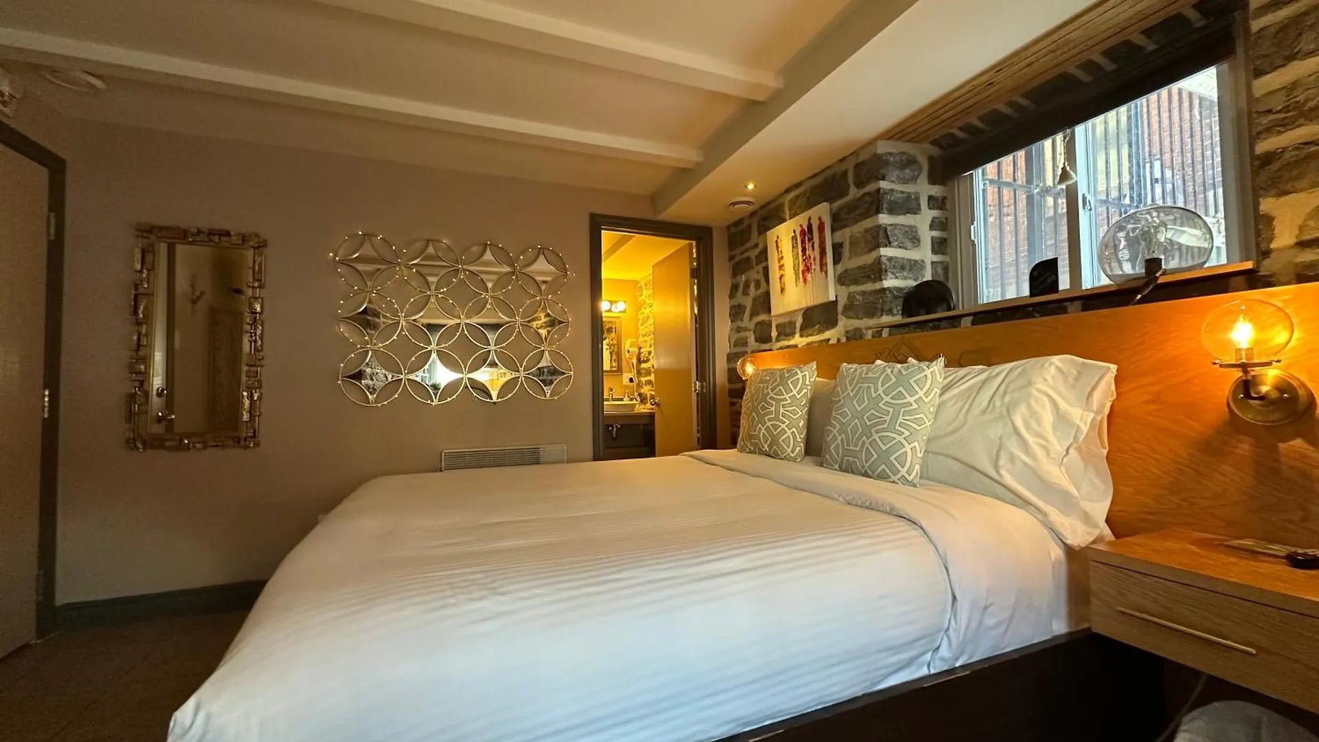 Inn Auberge Aux Deux Lions Quebec City
